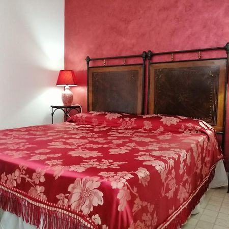 Bed and Breakfast Anticadimora Dei Pepe Salve Exterior foto