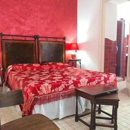 Bed and Breakfast Anticadimora Dei Pepe Salve Exterior foto