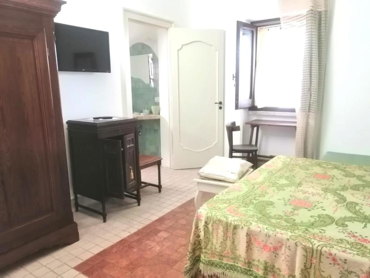 Bed and Breakfast Anticadimora Dei Pepe Salve Exterior foto