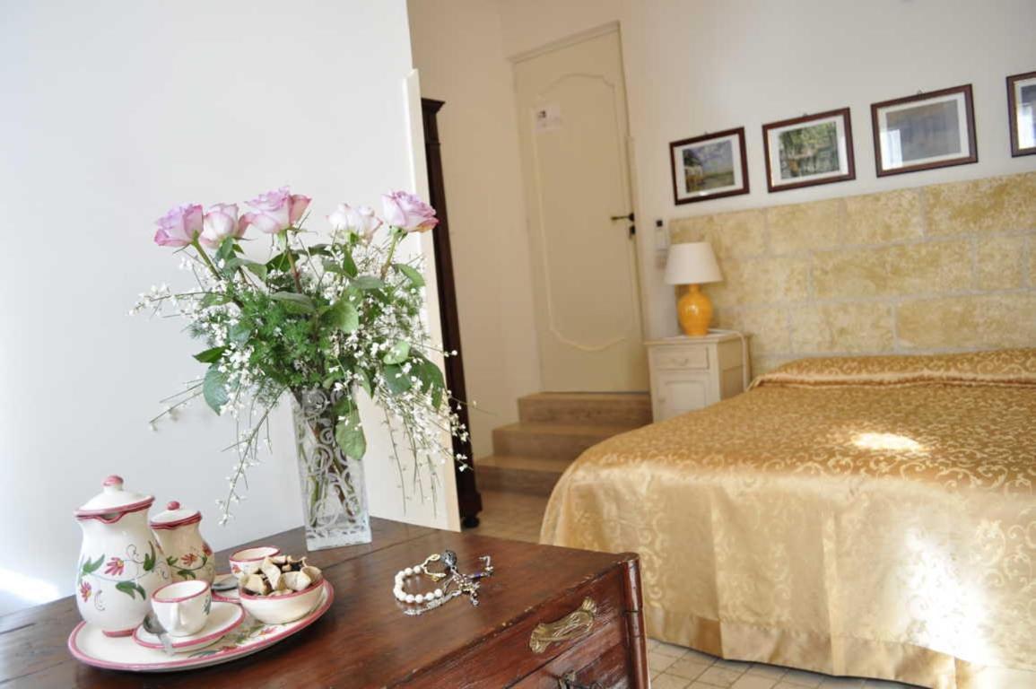 Bed and Breakfast Anticadimora Dei Pepe Salve Exterior foto