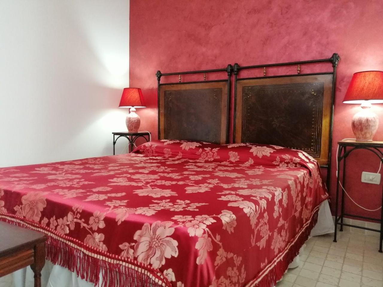 Bed and Breakfast Anticadimora Dei Pepe Salve Exterior foto
