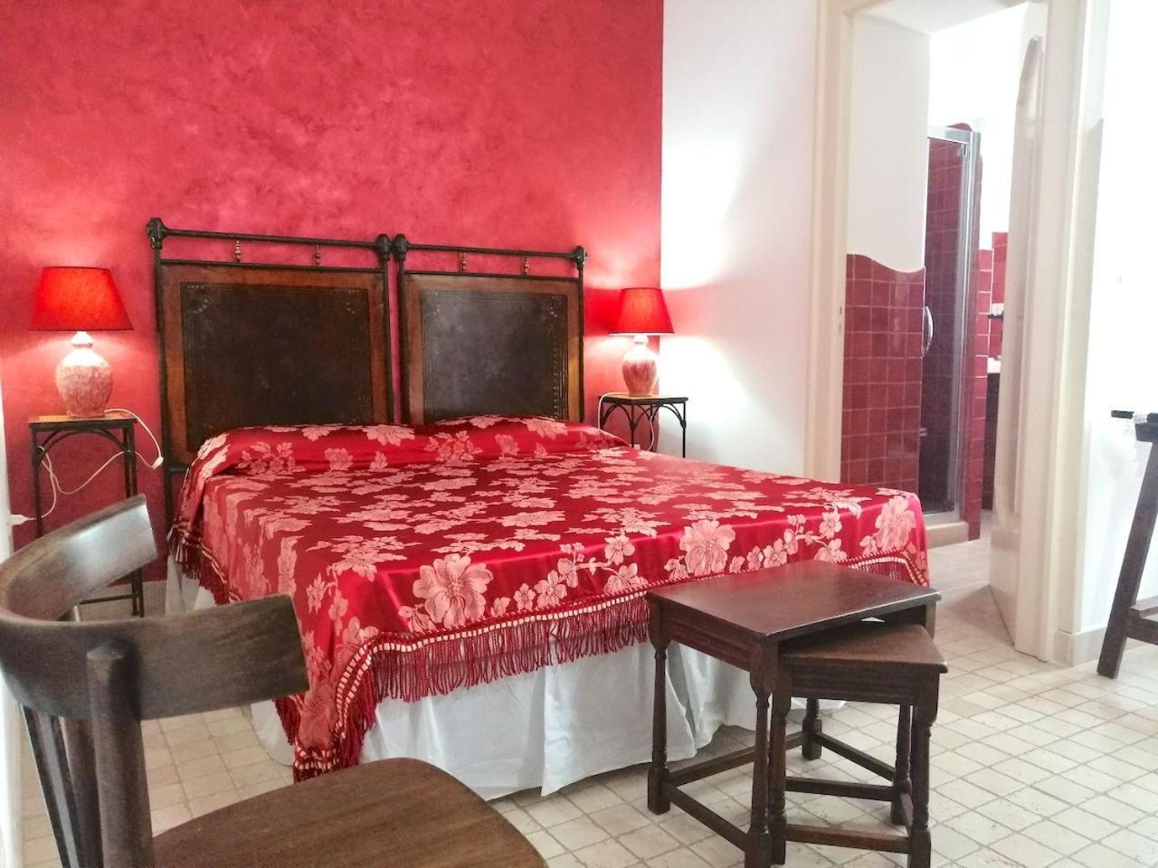 Bed and Breakfast Anticadimora Dei Pepe Salve Exterior foto
