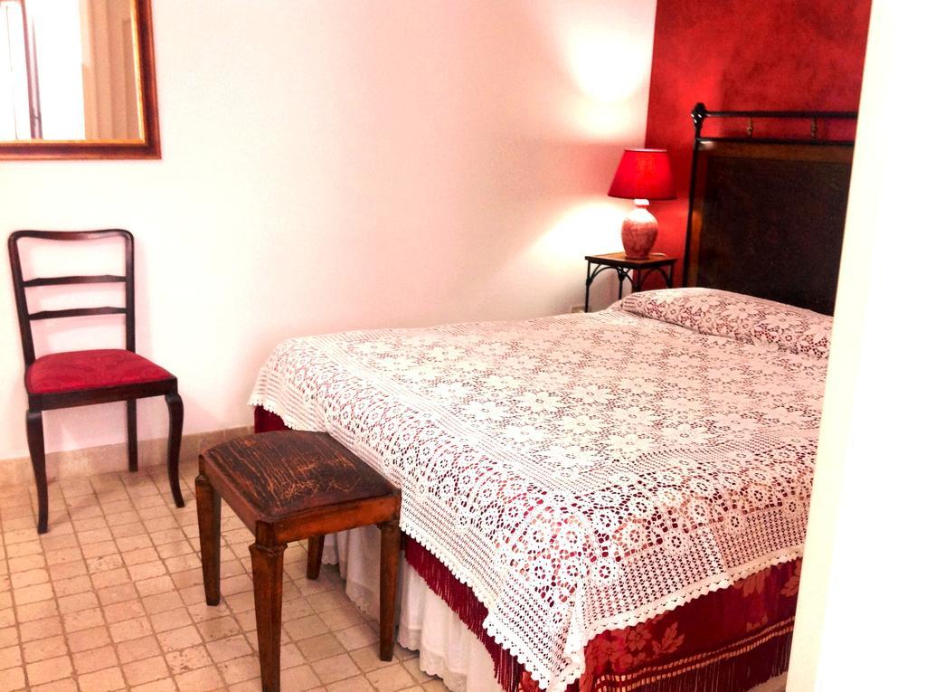 Bed and Breakfast Anticadimora Dei Pepe Salve Exterior foto