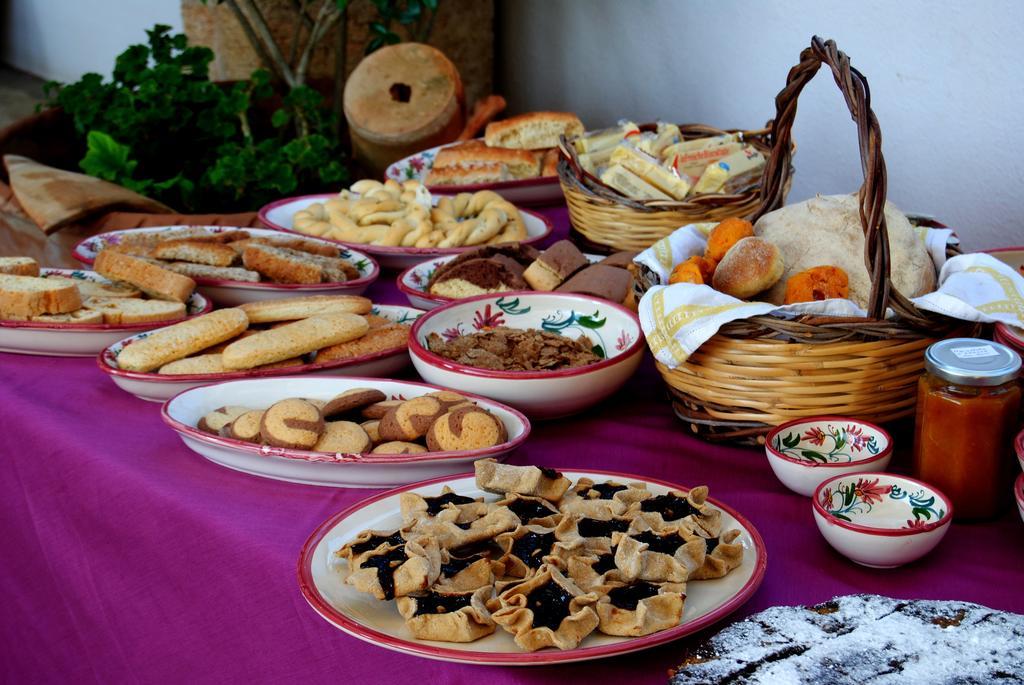 Bed and Breakfast Anticadimora Dei Pepe Salve Exterior foto