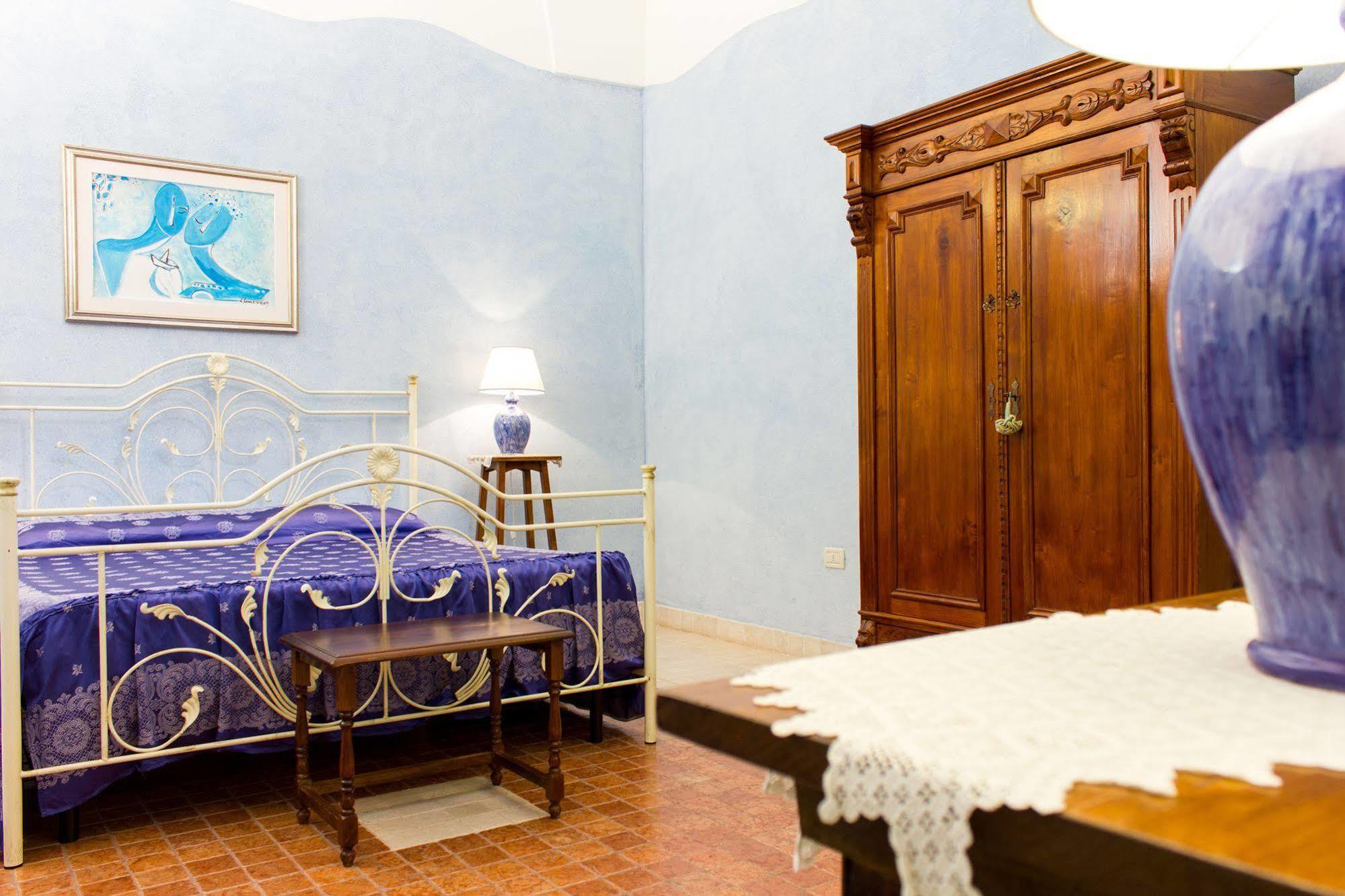 Bed and Breakfast Anticadimora Dei Pepe Salve Exterior foto