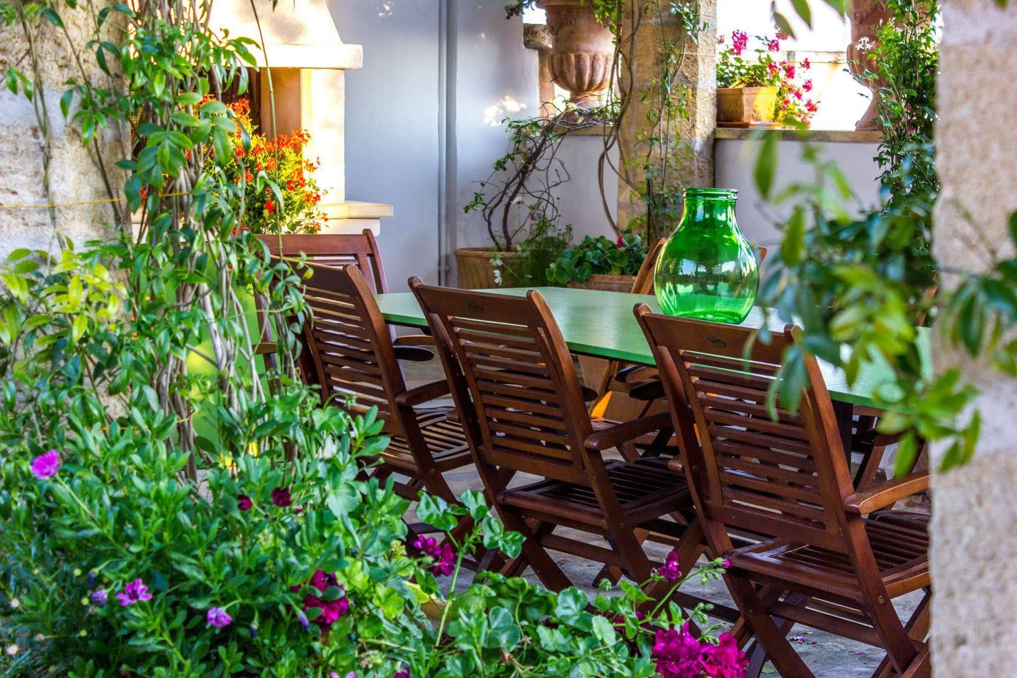 Bed and Breakfast Anticadimora Dei Pepe Salve Exterior foto