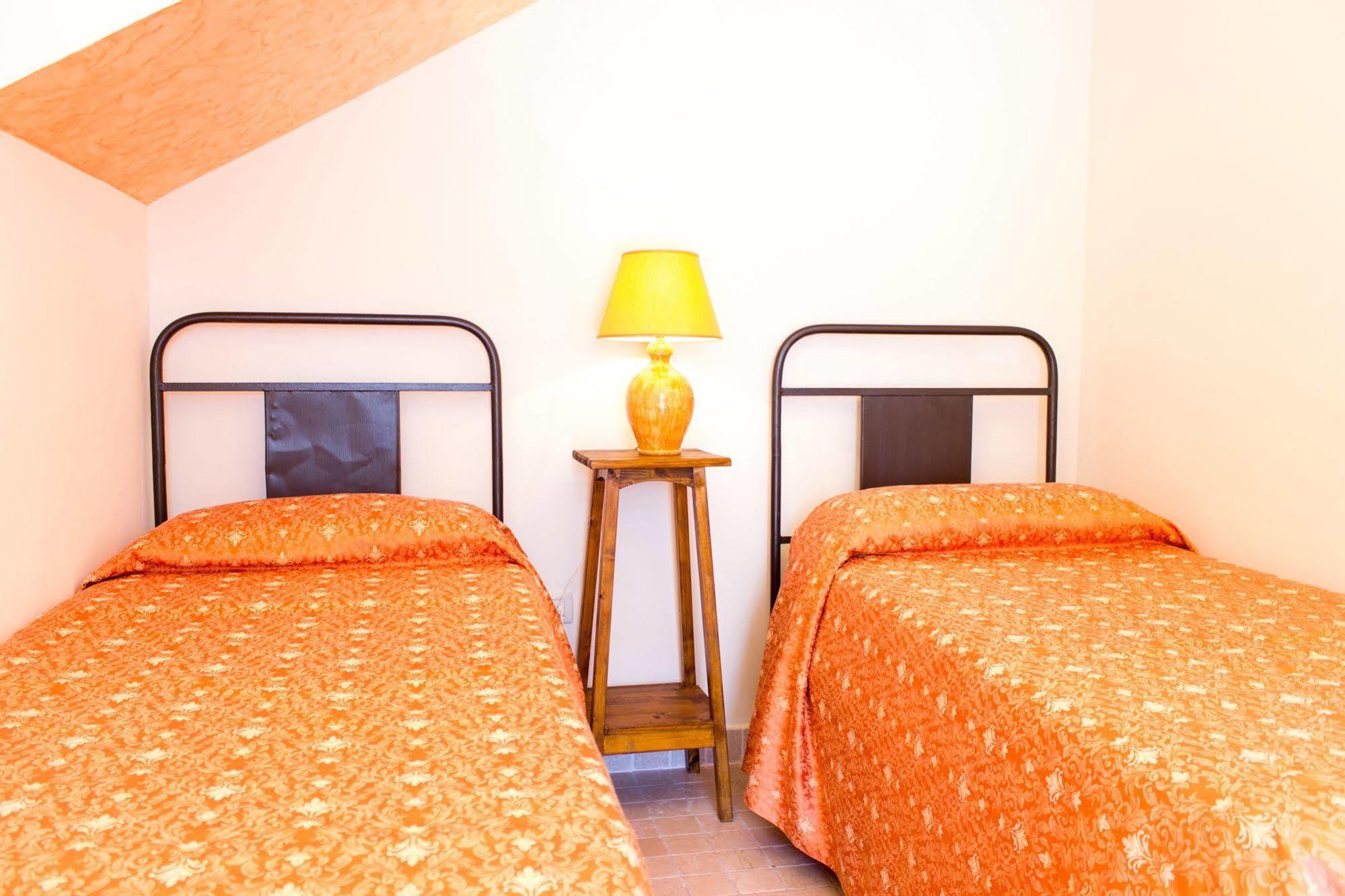 Bed and Breakfast Anticadimora Dei Pepe Salve Exterior foto